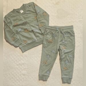 🫧 3/$25 | 2 PIECES | Carter's Green Printed Joggers and Sweatshirt Set